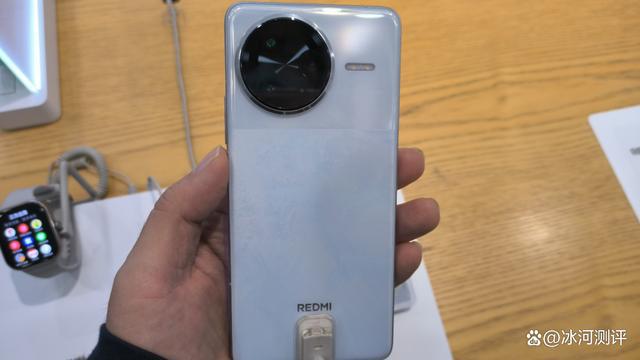 评测性能、屏幕、续航的全面升级！爱游戏体育红米K80系列全方位(图2)