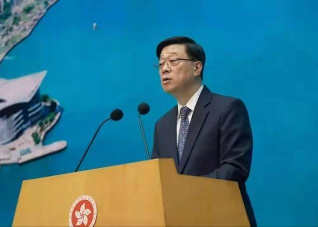 人骂“穷鬼”港民嘲讽：没订酒店禁止过夜！ayx爱游戏app91万大陆游客被香港(图15)